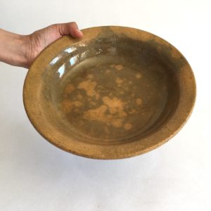 plat rustique en grès